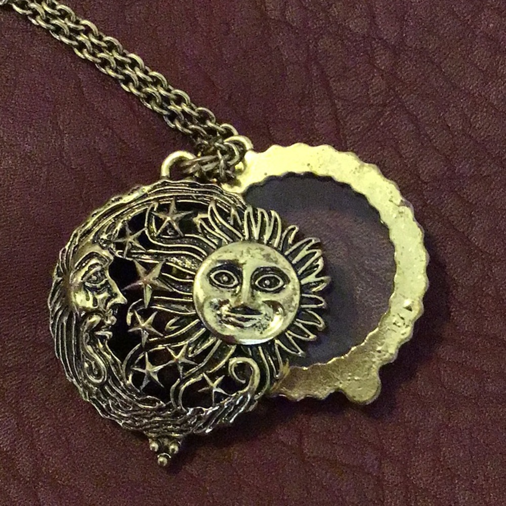 CELESTIAL LOCKET NECKLACE - Picture 2 of 3